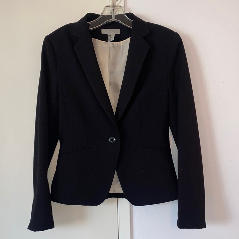 Like new! Black One button Blazer H&M. Size 6.